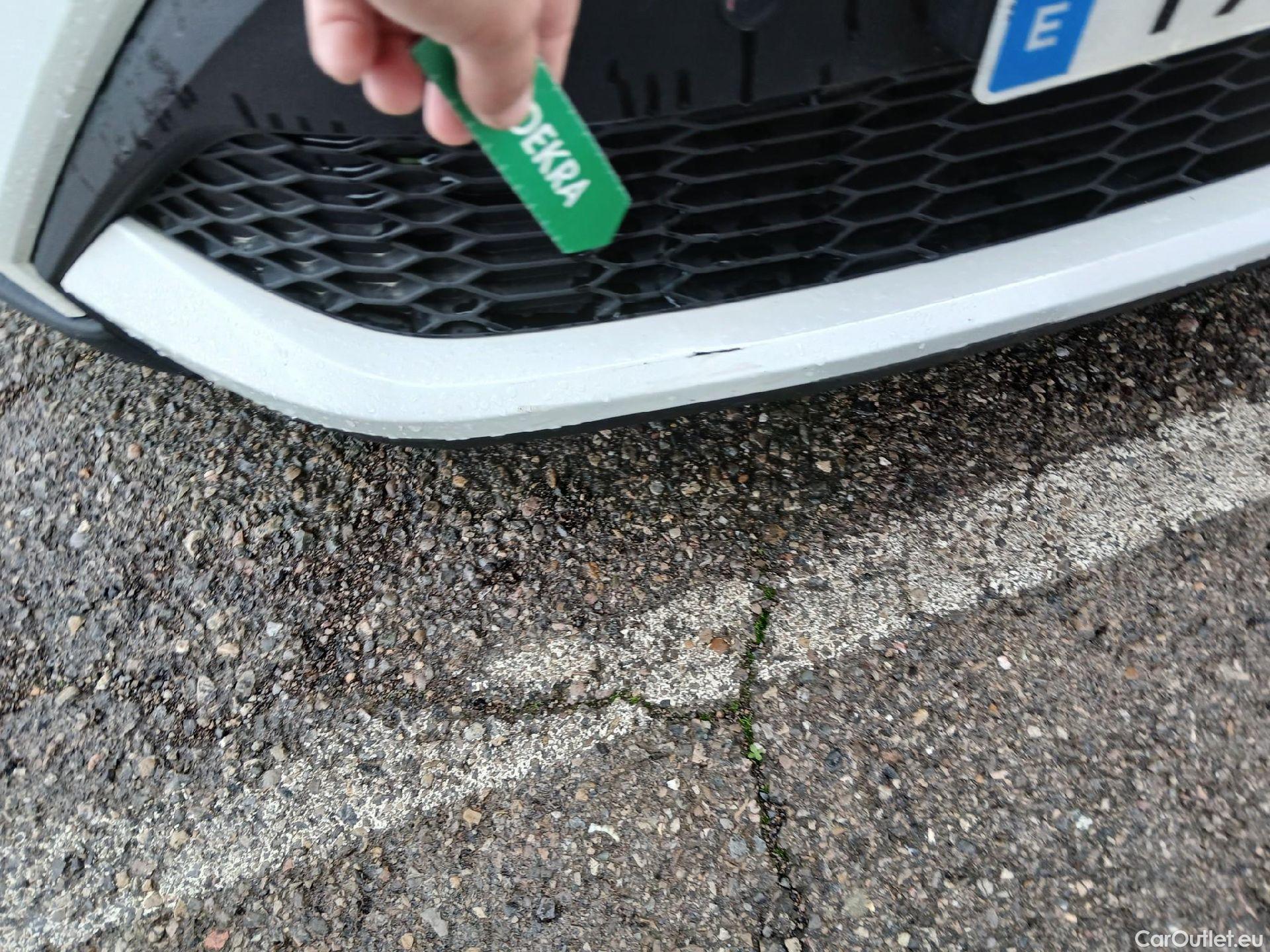  Toyota  C-HR TOYOTA  / 2019 / 5P / todoterreno 2.0 180H Advance #8