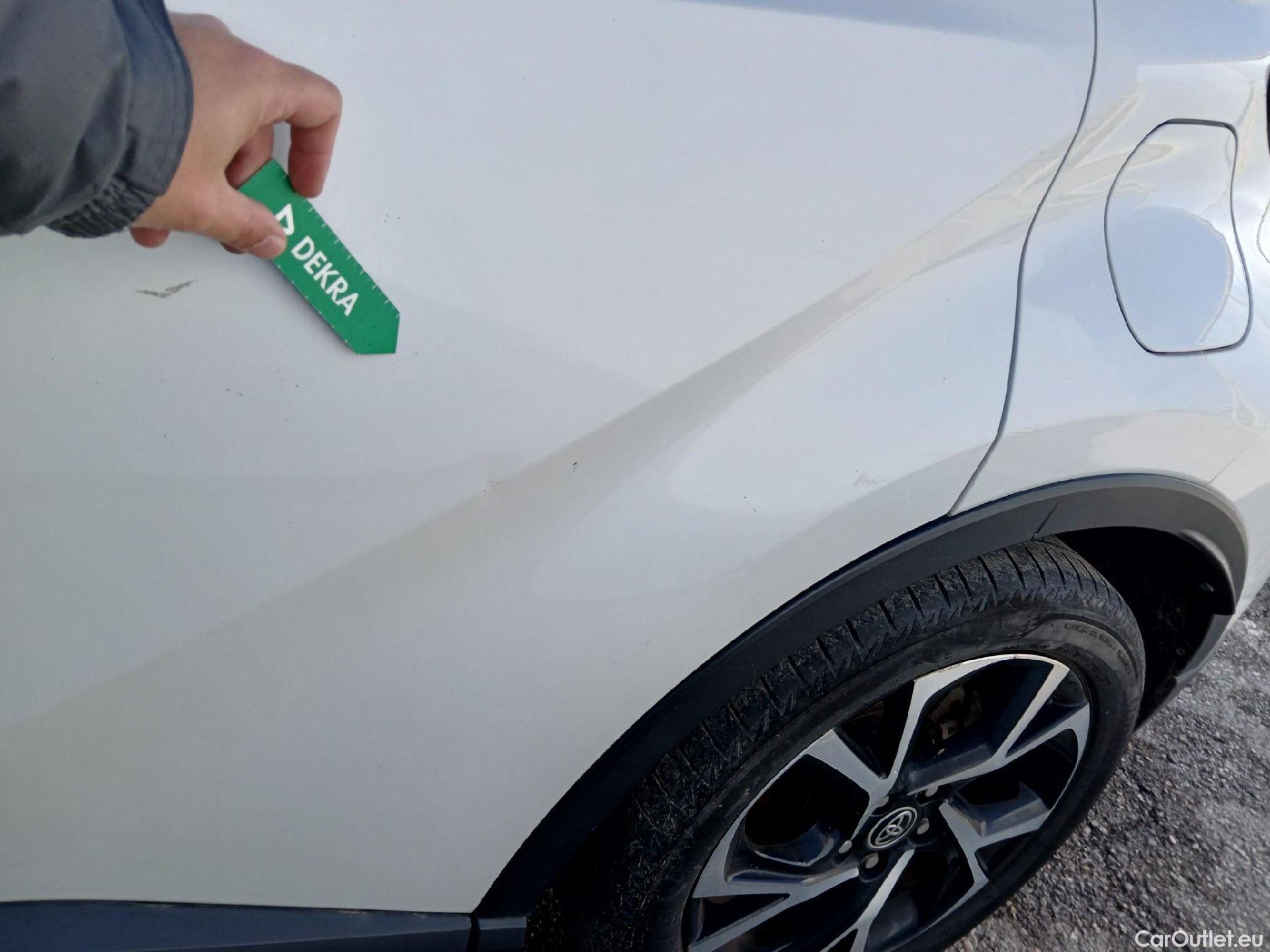  Toyota  C-HR TOYOTA  / 2019 / 5P / todoterreno 1.8 125H Advance #35