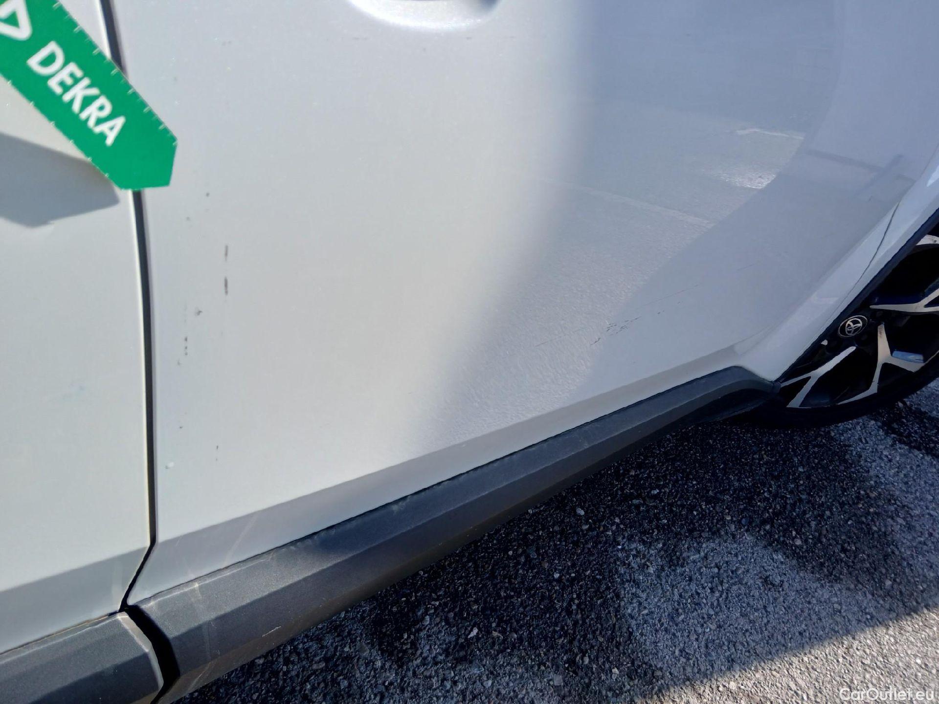  Toyota  C-HR TOYOTA  / 2019 / 5P / todoterreno 1.8 125H Advance #55