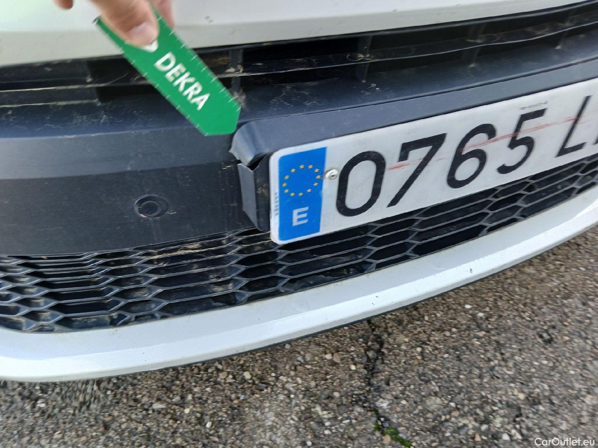  Toyota  C-HR TOYOTA  / 2019 / 5P / todoterreno 1.8 125H Advance #22