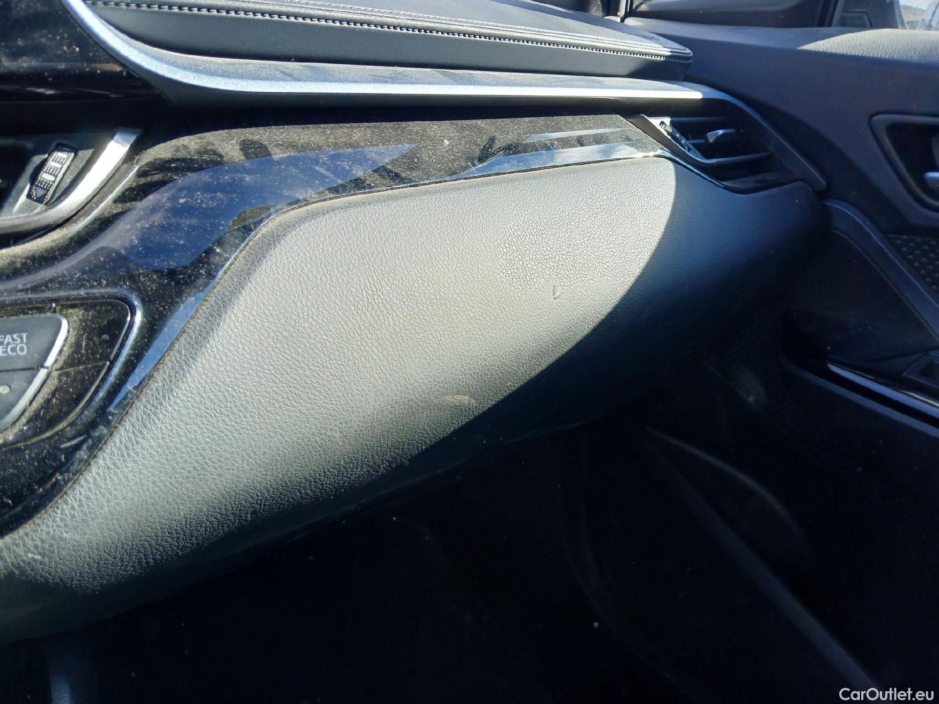  Toyota  C-HR TOYOTA  / 2019 / 5P / todoterreno 1.8 125H Advance #4