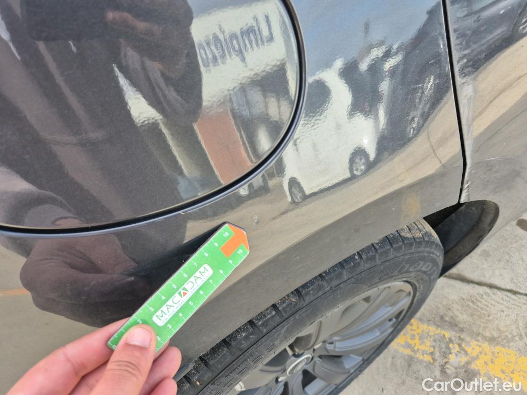  Land Rover  Range Rover LAND ROVER  Velar / 2017 / 5P / todoterreno 2.0D I4 150kW R-Dynamic S 4WD Auto #18