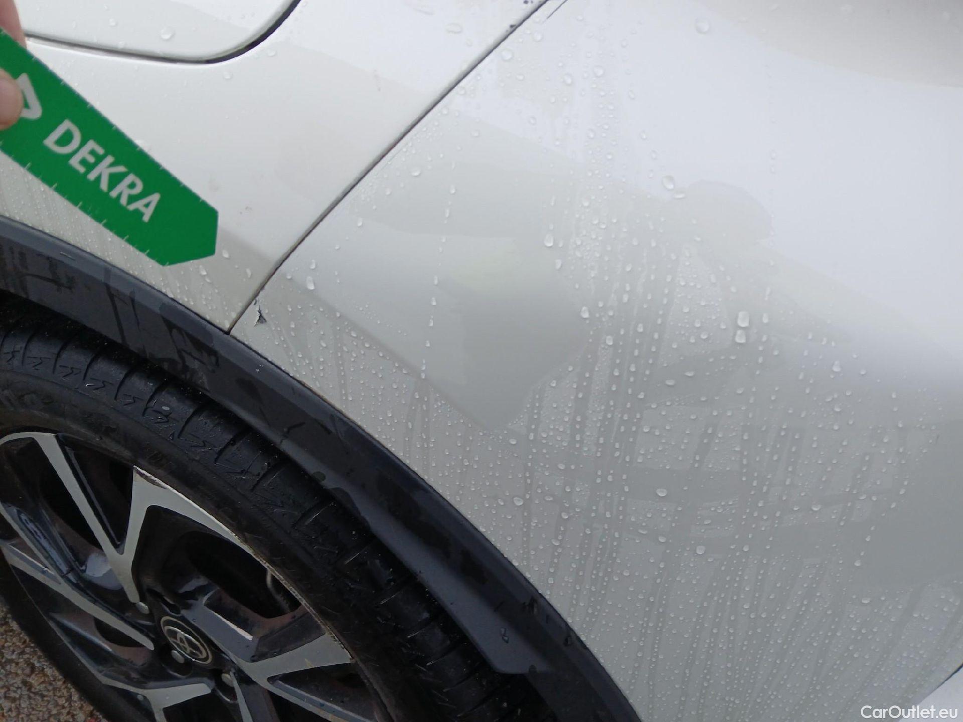  Toyota  C-HR TOYOTA  / 2019 / 5P / todoterreno 2.0 180H Advance #25