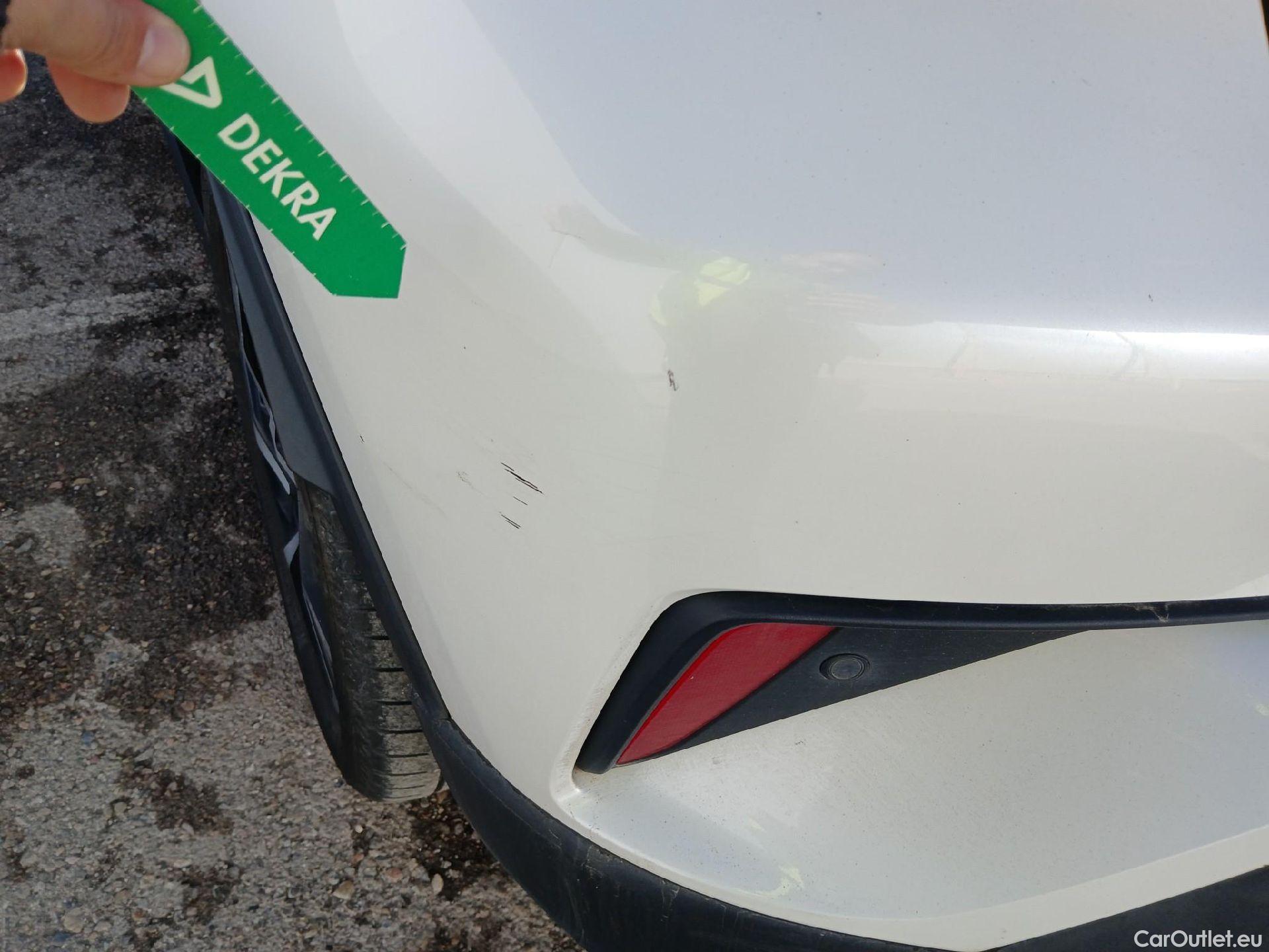  Toyota  C-HR TOYOTA  / 2019 / 5P / todoterreno 1.8 125H Advance #41