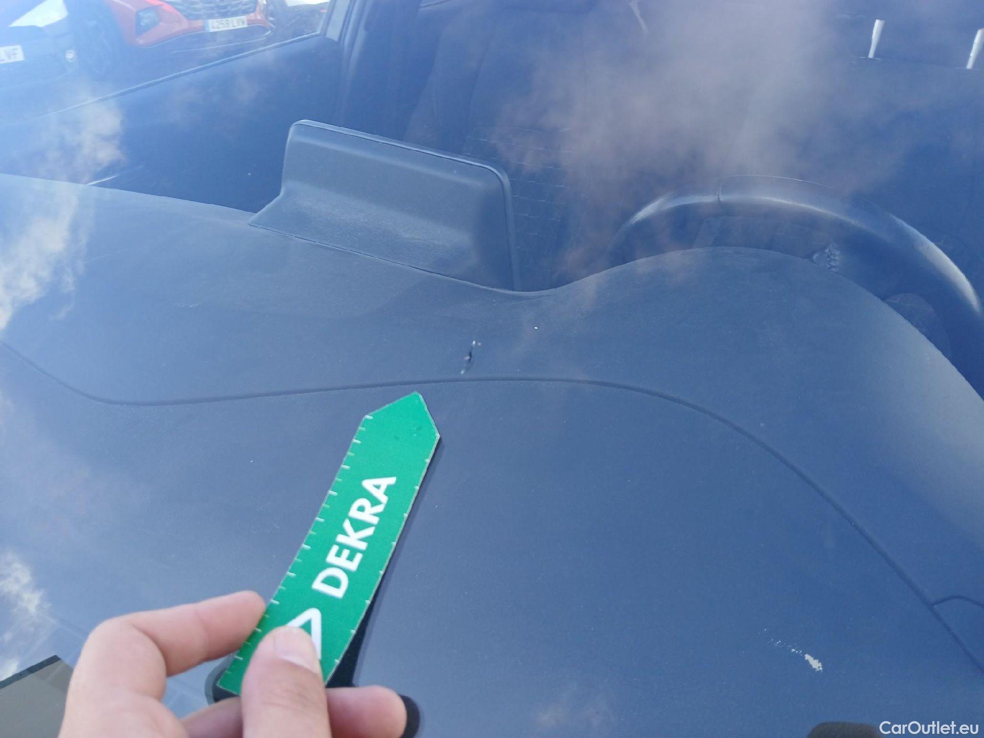  Toyota  C-HR TOYOTA  / 2019 / 5P / todoterreno 1.8 125H Advance #17