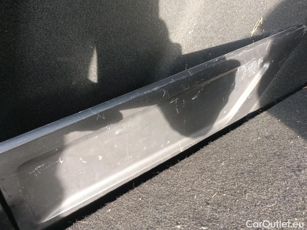  Toyota  Corolla TOYOTA  / 2019 / 5P / familiar 1.8 125H BUSINESS E-CVT TOURING SPORT #28