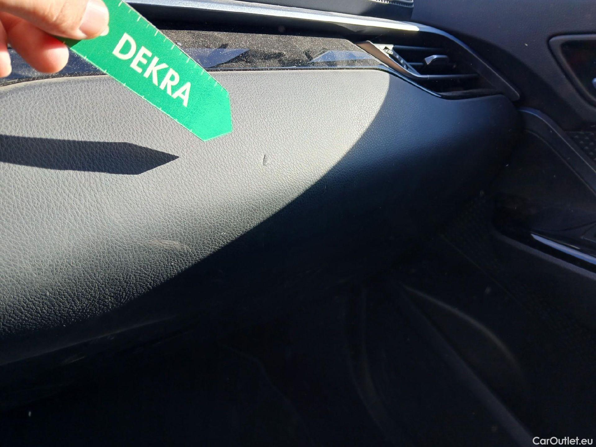  Toyota  C-HR TOYOTA  / 2019 / 5P / todoterreno 1.8 125H Advance #5