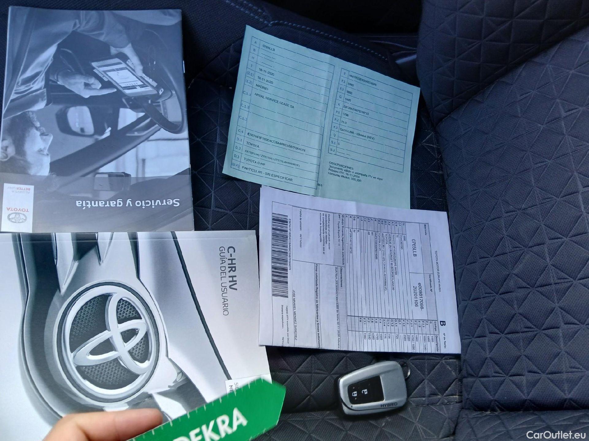  Toyota  C-HR TOYOTA  / 2019 / 5P / todoterreno 1.8 125H Advance #2