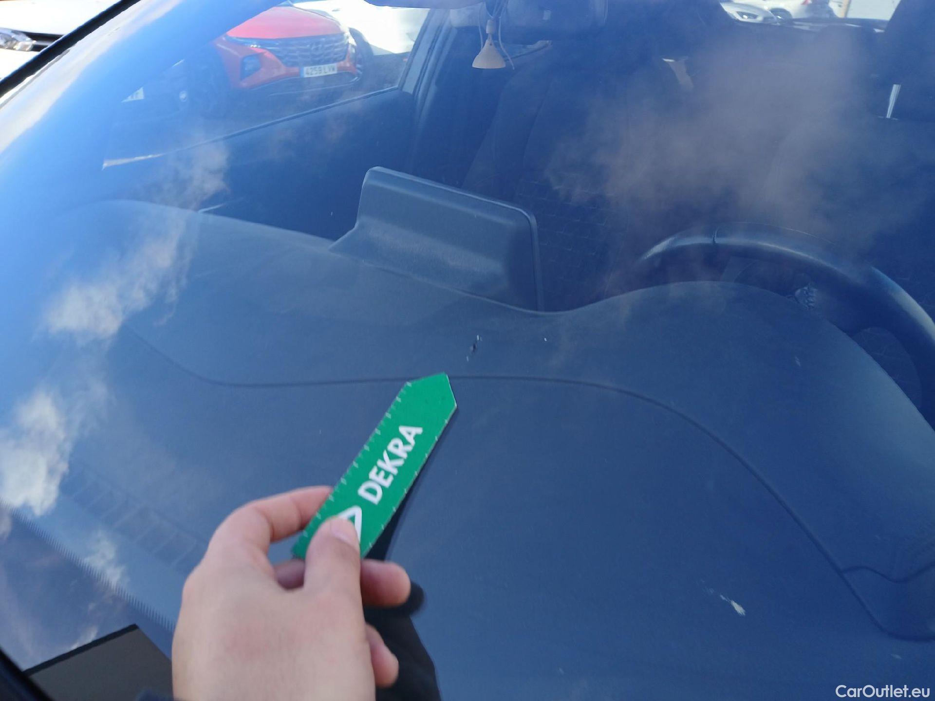  Toyota  C-HR TOYOTA  / 2019 / 5P / todoterreno 1.8 125H Advance #16