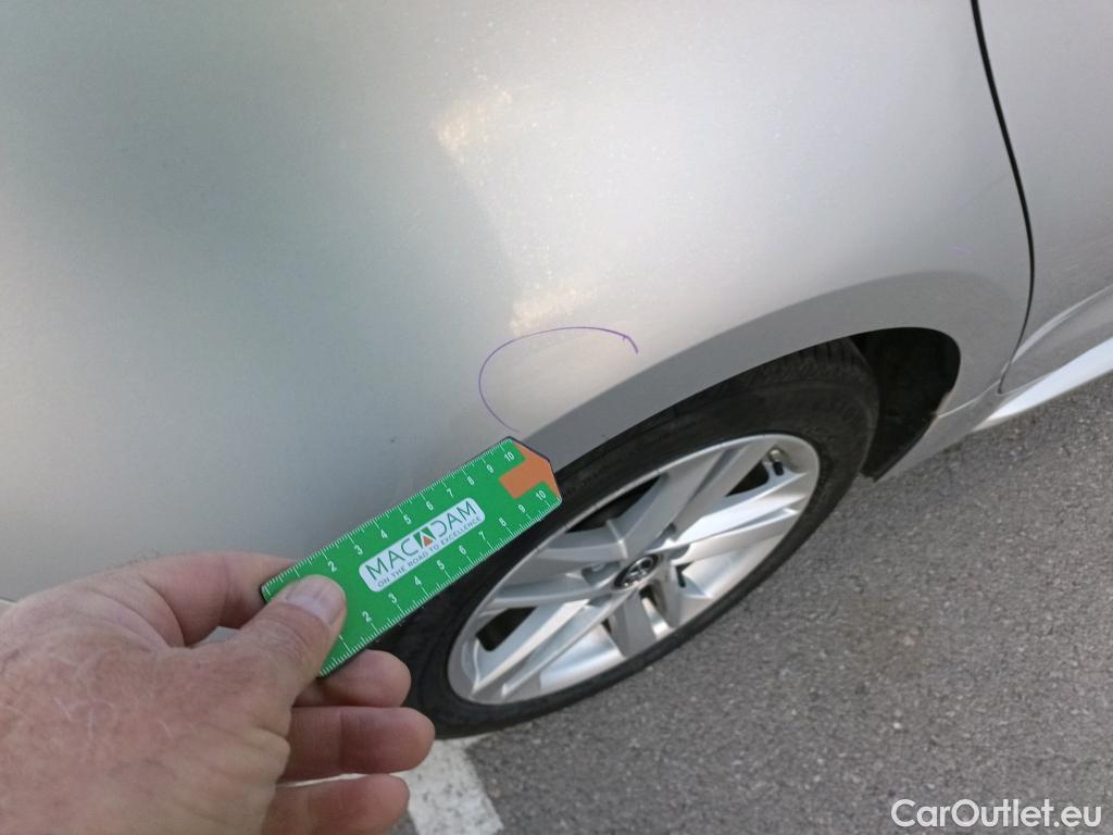  Toyota  Corolla TOYOTA  / 2019 / 5P / familiar 1.8 125H ACTIVE TECH E-CVT TOU SPORT #23