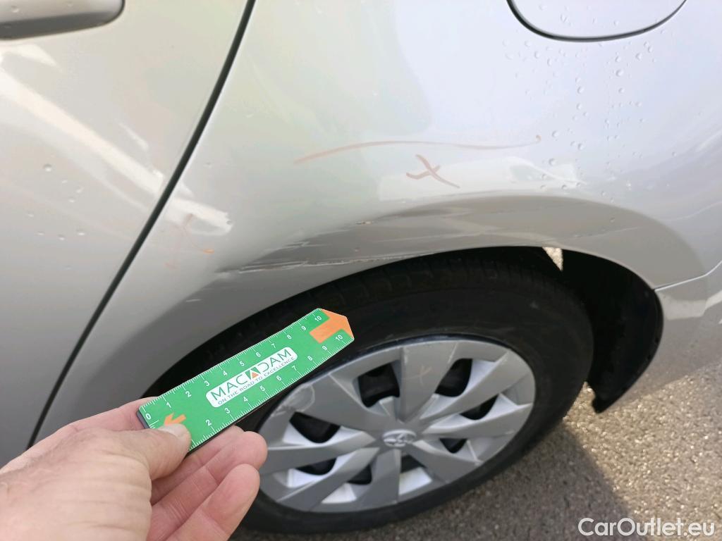  Toyota  Corolla TOYOTA  / 2019 / 5P / familiar 1.8 125H BUSINESS E-CVT TOURING SPORT #4