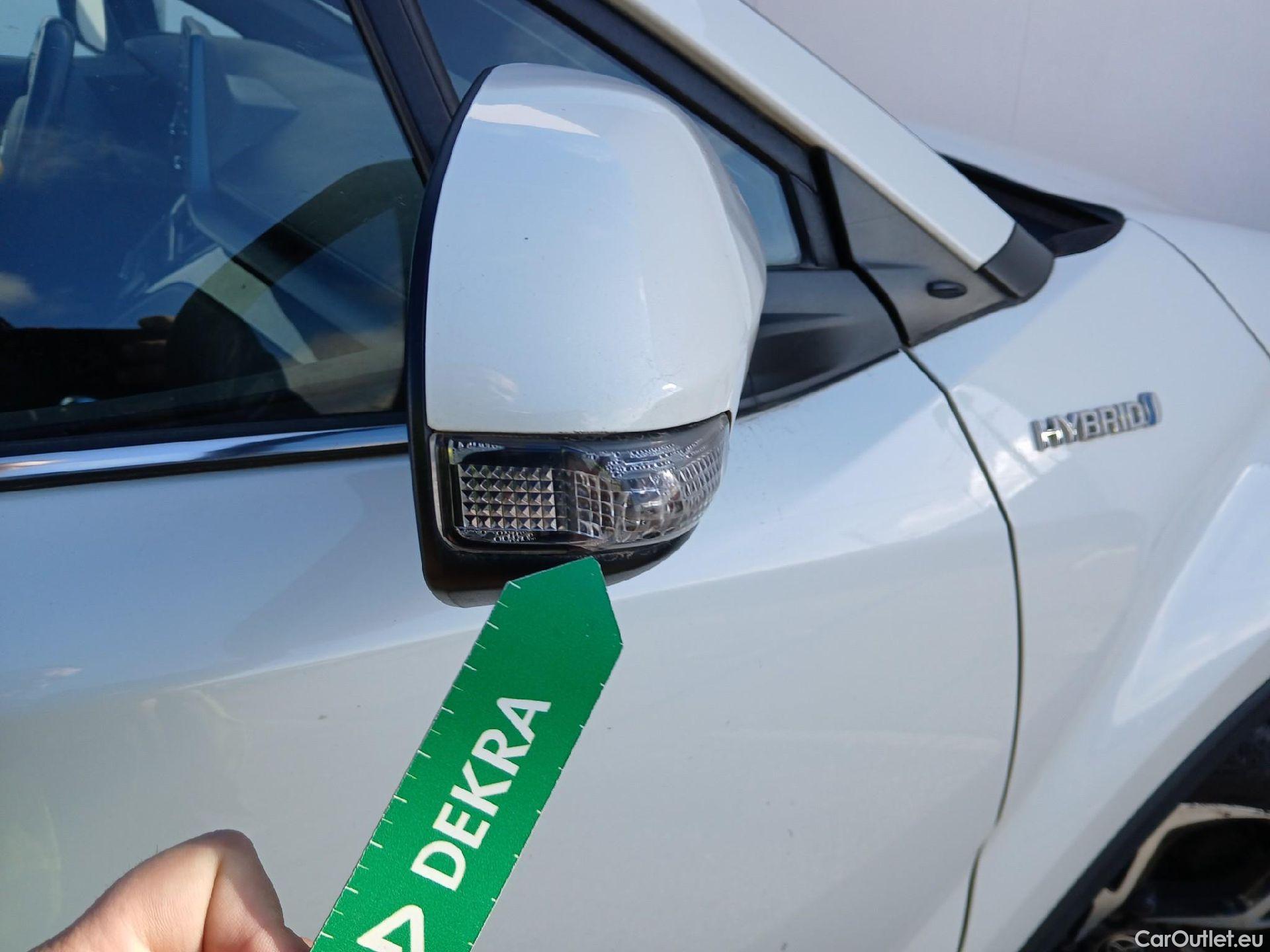  Toyota  C-HR TOYOTA  / 2019 / 5P / todoterreno 1.8 125H Advance #57