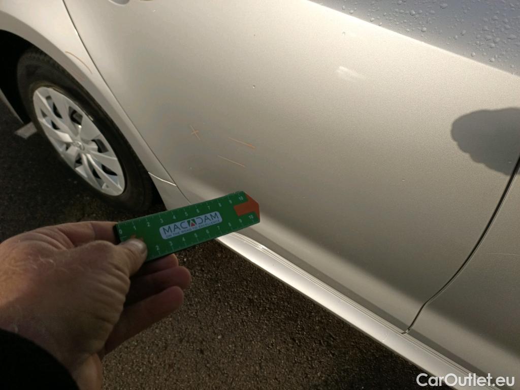  Toyota  Corolla TOYOTA  / 2019 / 5P / familiar 1.8 125H BUSINESS E-CVT TOURING SPORT #17