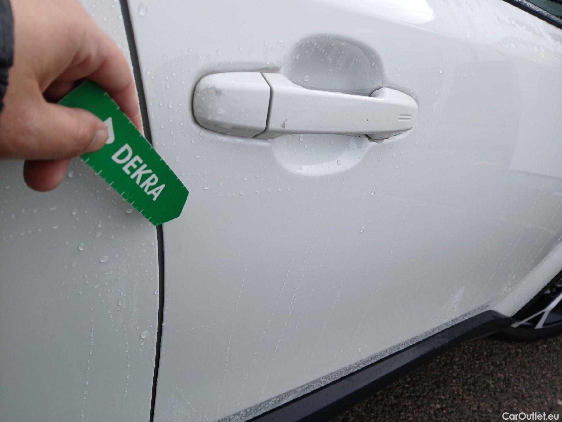  Toyota  C-HR TOYOTA  / 2019 / 5P / todoterreno 2.0 180H Advance #43