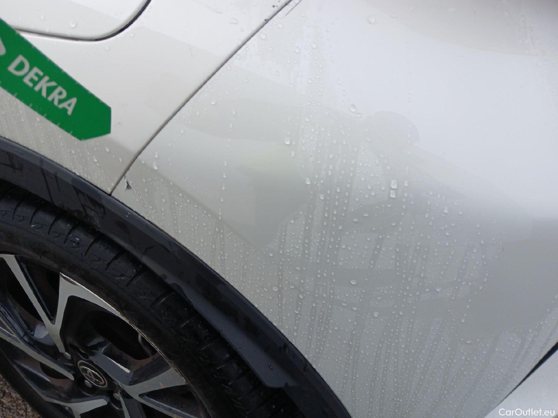  Toyota  C-HR TOYOTA  / 2019 / 5P / todoterreno 2.0 180H Advance #27