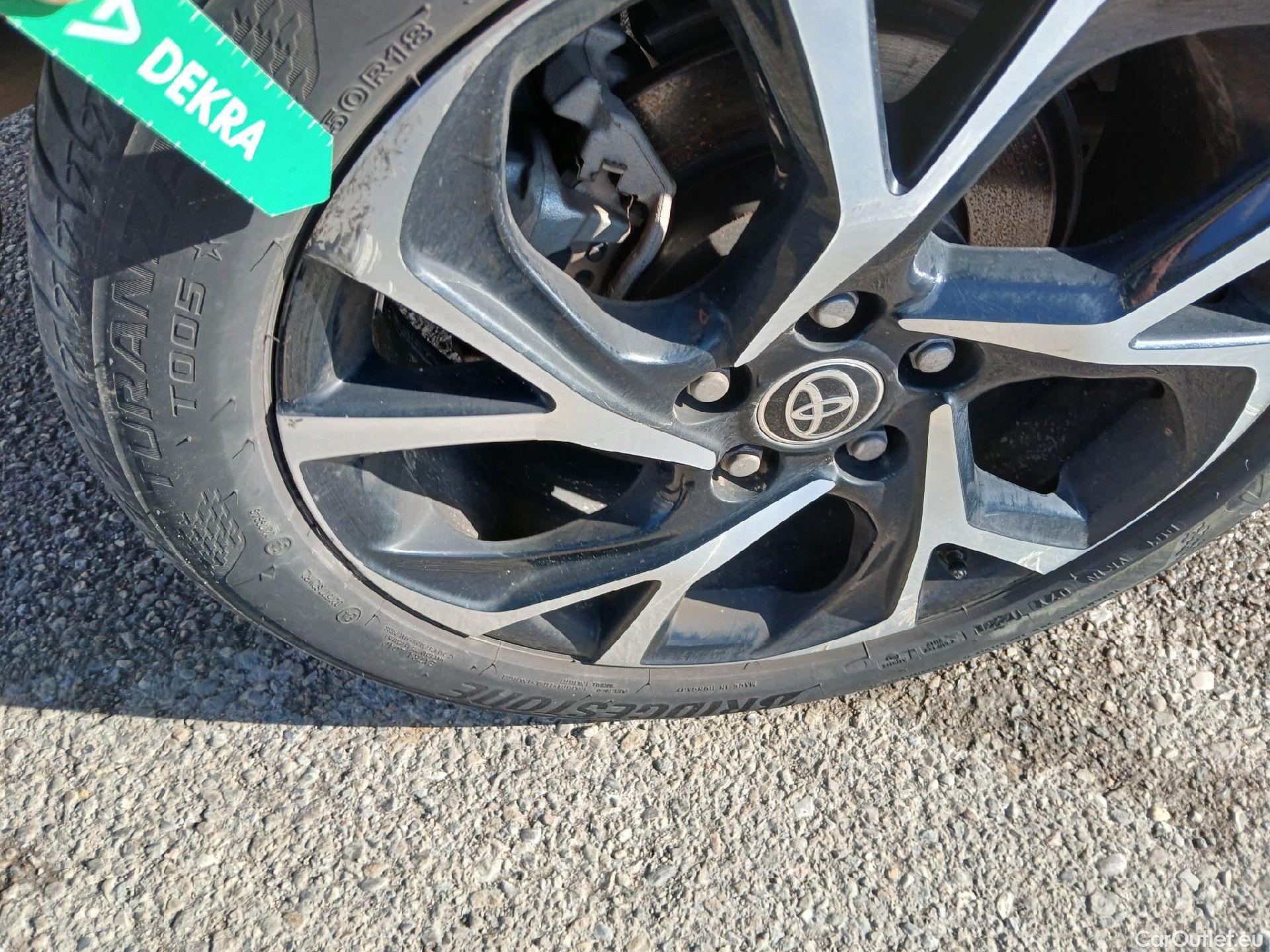  Toyota  C-HR TOYOTA  / 2019 / 5P / todoterreno 1.8 125H Advance #47