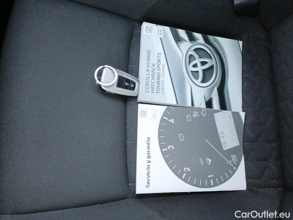  Toyota  Corolla TOYOTA  / 2019 / 5P / familiar 1.8 125H ACTIVE TECH E-CVT TOU SPORT #19