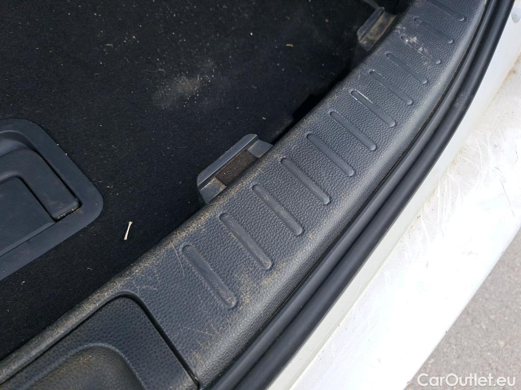  Toyota  Corolla TOYOTA  / 2019 / 5P / familiar 1.8 125H ACTIVE TECH E-CVT TOU SPORT #47