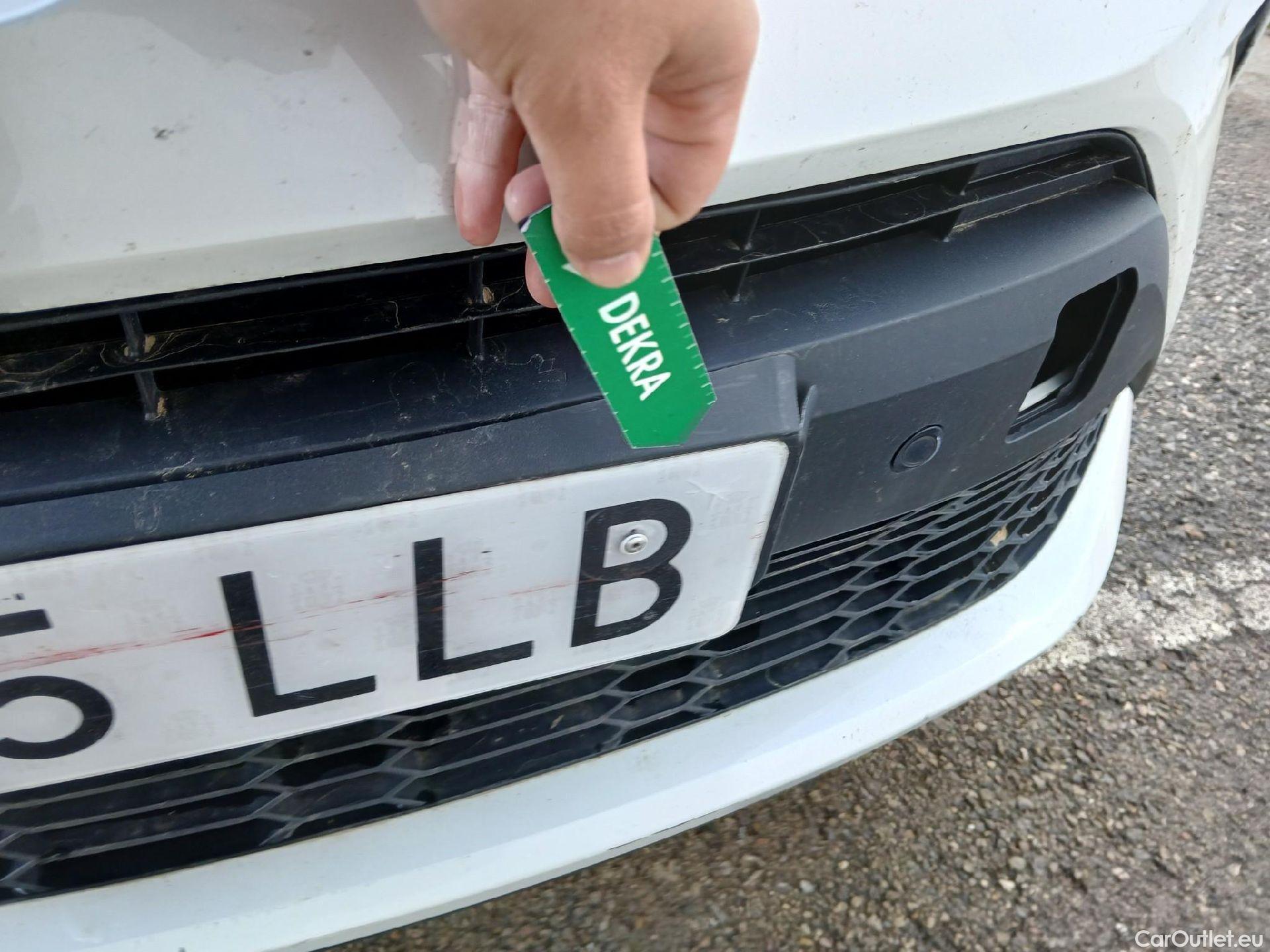  Toyota  C-HR TOYOTA  / 2019 / 5P / todoterreno 1.8 125H Advance #25