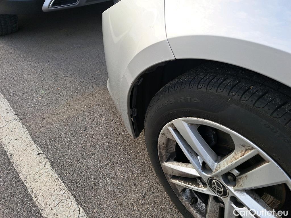  Toyota  Corolla TOYOTA  / 2019 / 5P / familiar 1.8 125H ACTIVE TECH E-CVT TOU SPORT #37