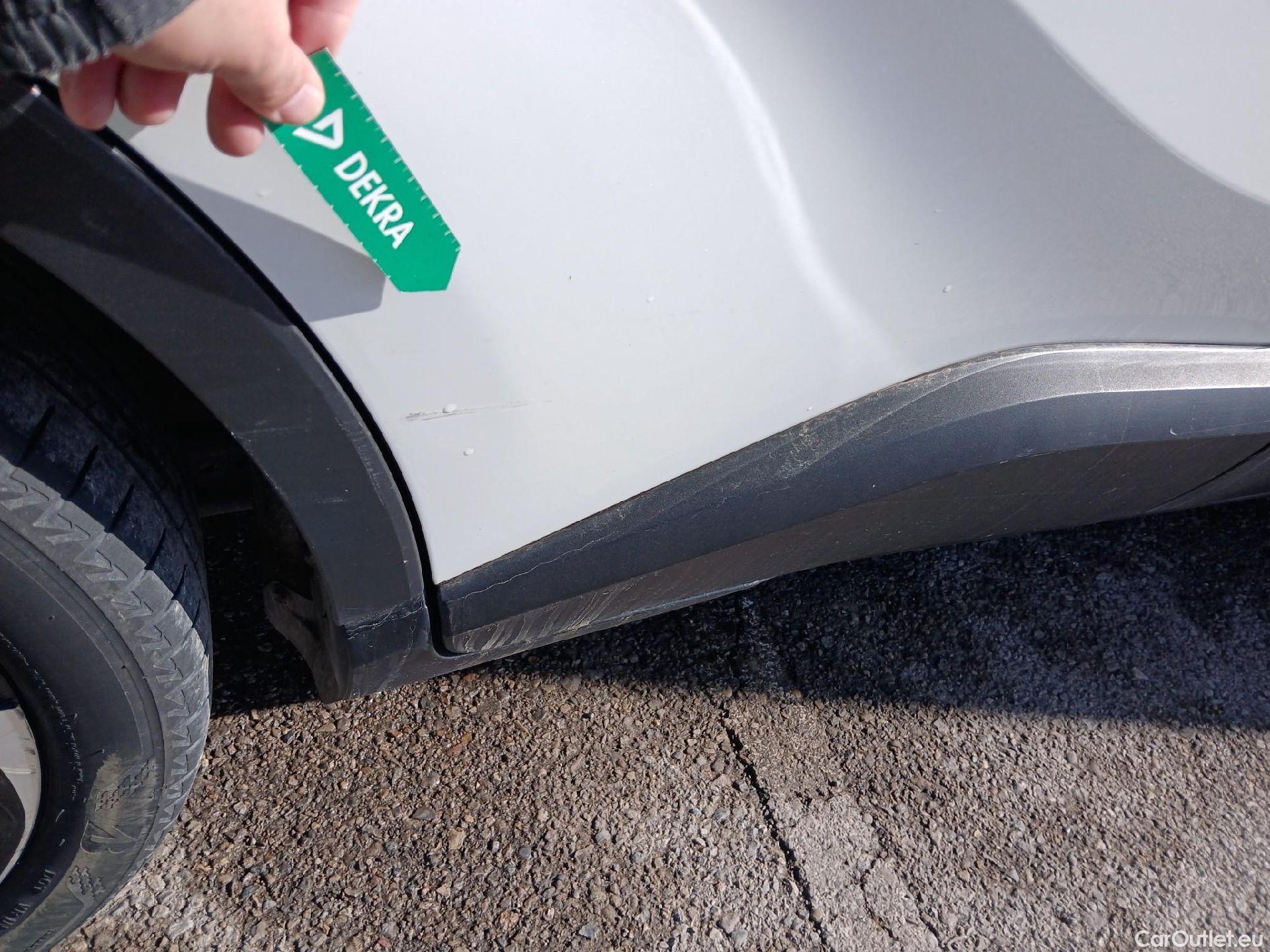  Toyota  C-HR TOYOTA  / 2019 / 5P / todoterreno 1.8 125H Advance #52