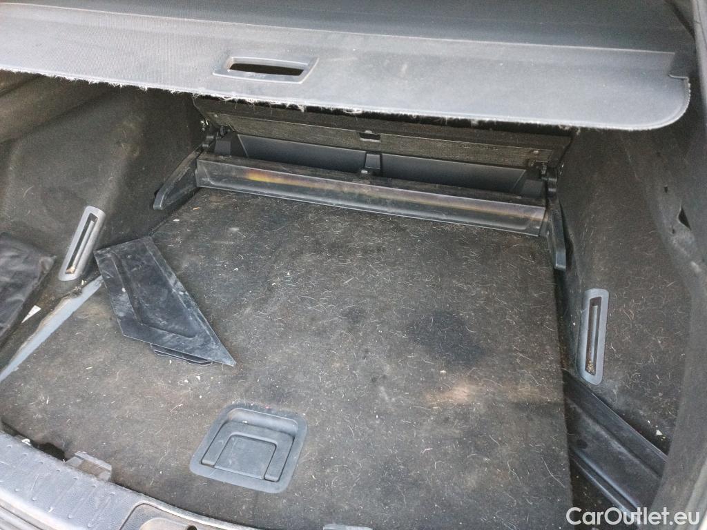  Toyota  Corolla TOYOTA  / 2019 / 5P / familiar 1.8 125H ACTIVE TECH E-CVT TOU SPORT #9