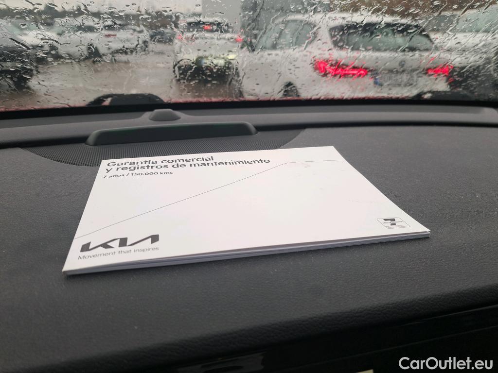  KIA  Niro KIA  / 2019 / 5P / crossover 1.6 GDi PHEV 104kW (141CV) Drive #18