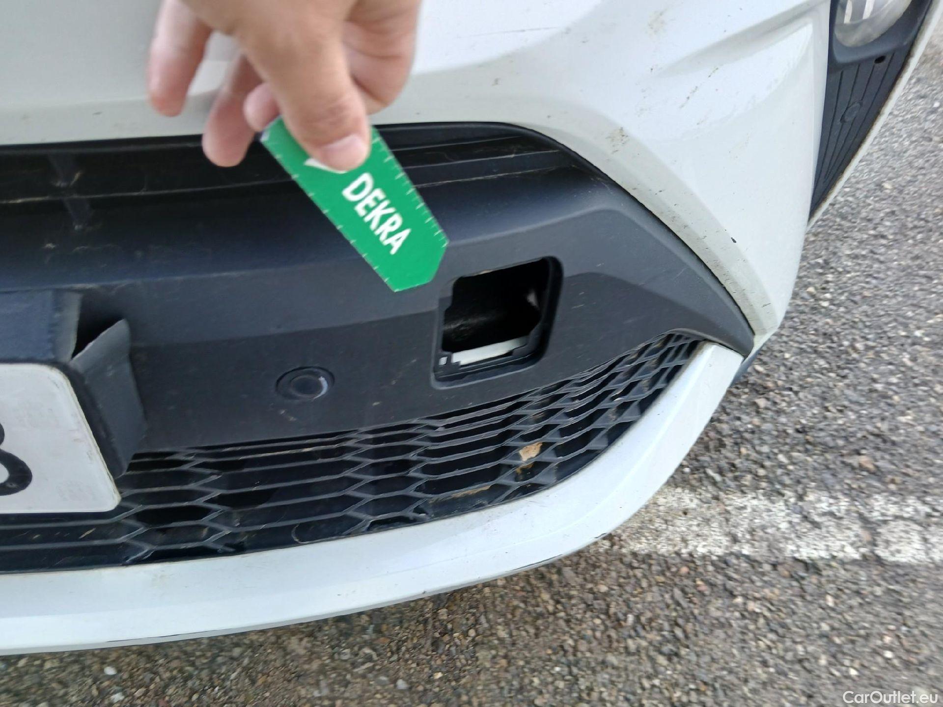  Toyota  C-HR TOYOTA  / 2019 / 5P / todoterreno 1.8 125H Advance #26