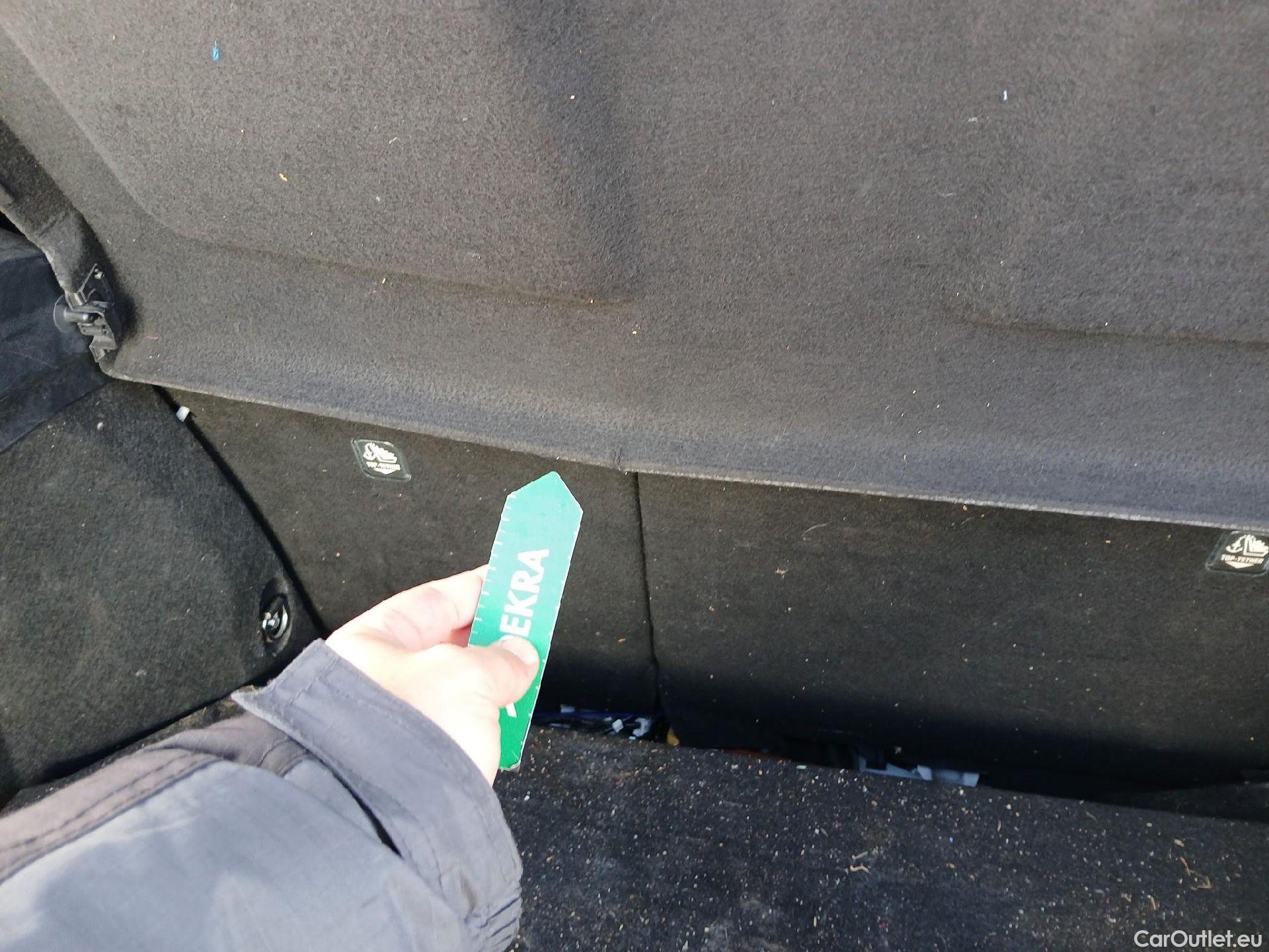  Toyota  C-HR TOYOTA  / 2019 / 5P / todoterreno 1.8 125H Advance #7