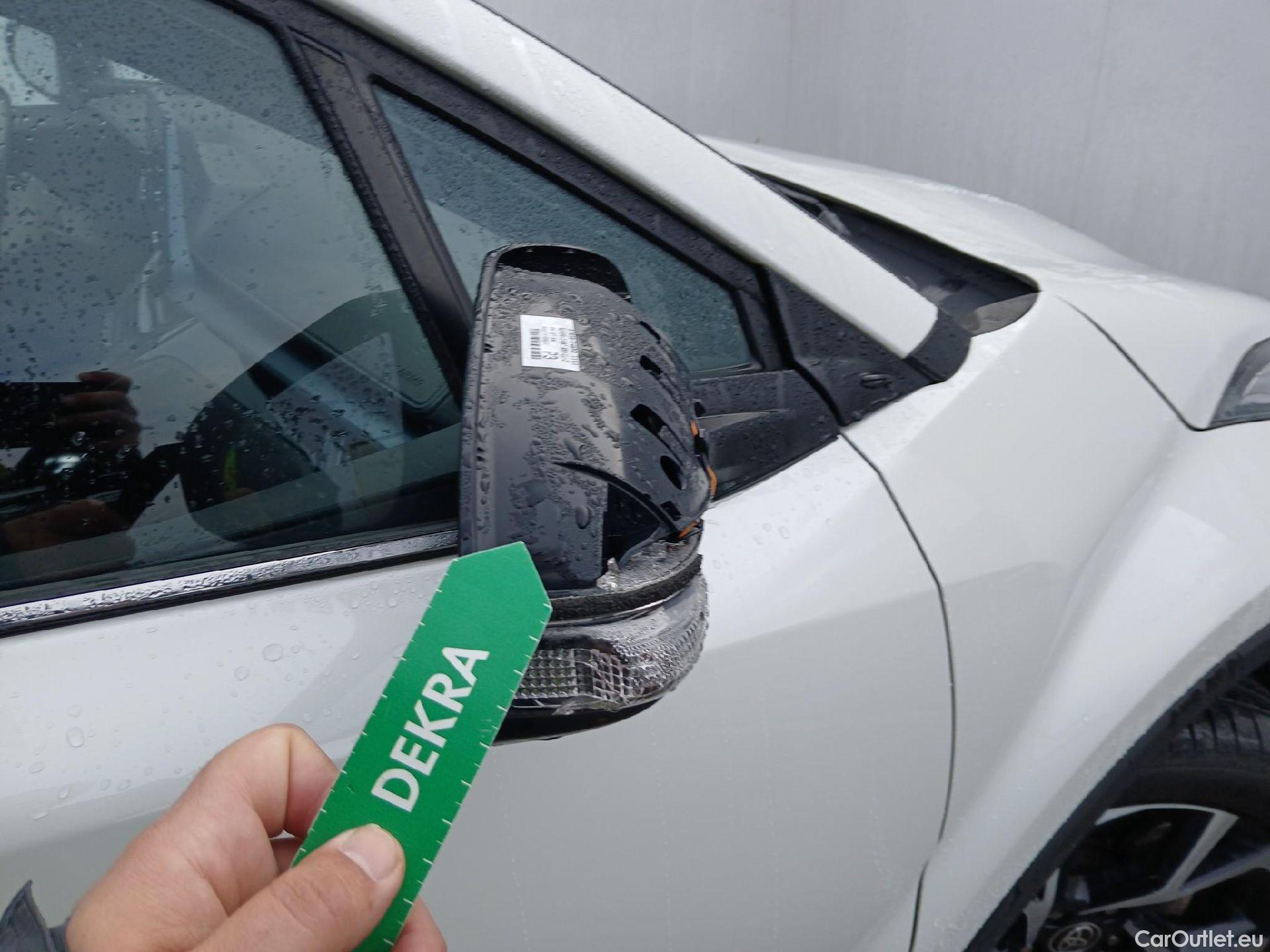  Toyota  C-HR TOYOTA  / 2019 / 5P / todoterreno 2.0 180H Advance #47