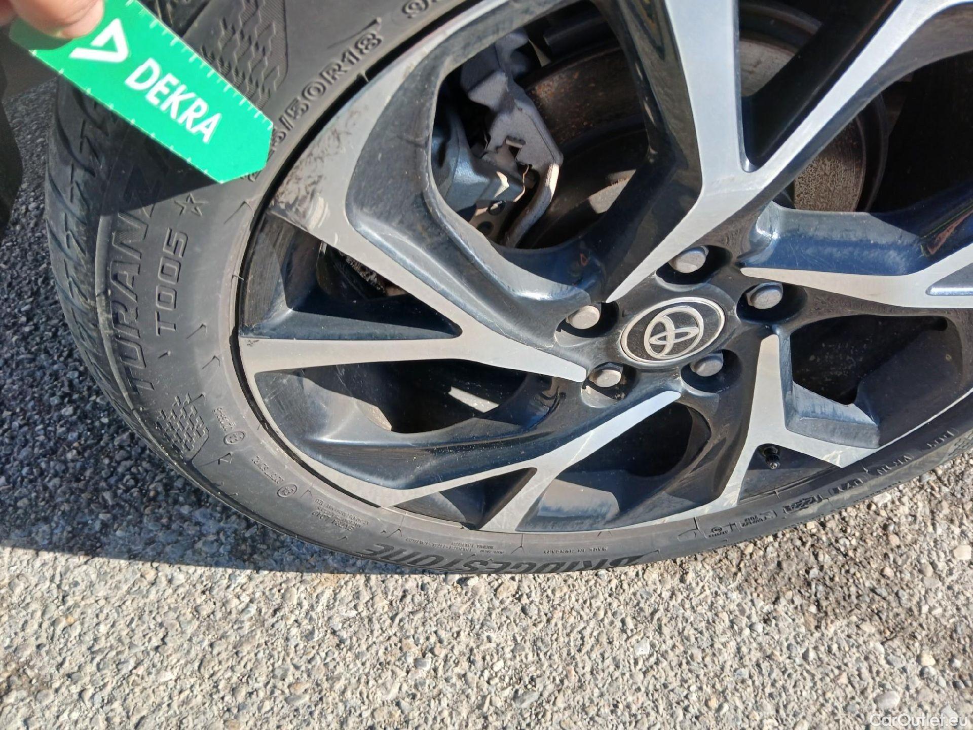  Toyota  C-HR TOYOTA  / 2019 / 5P / todoterreno 1.8 125H Advance #48