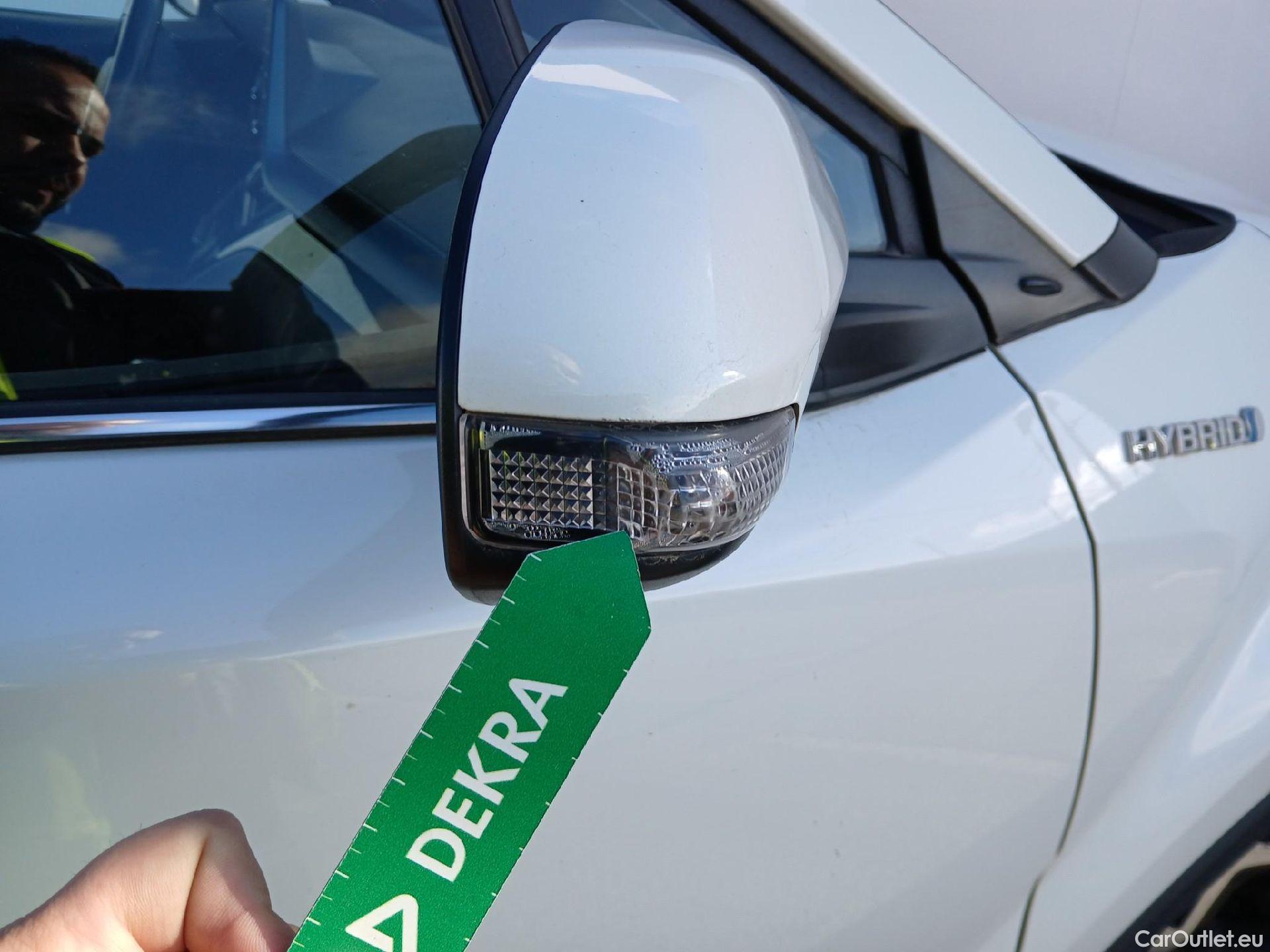  Toyota  C-HR TOYOTA  / 2019 / 5P / todoterreno 1.8 125H Advance #56