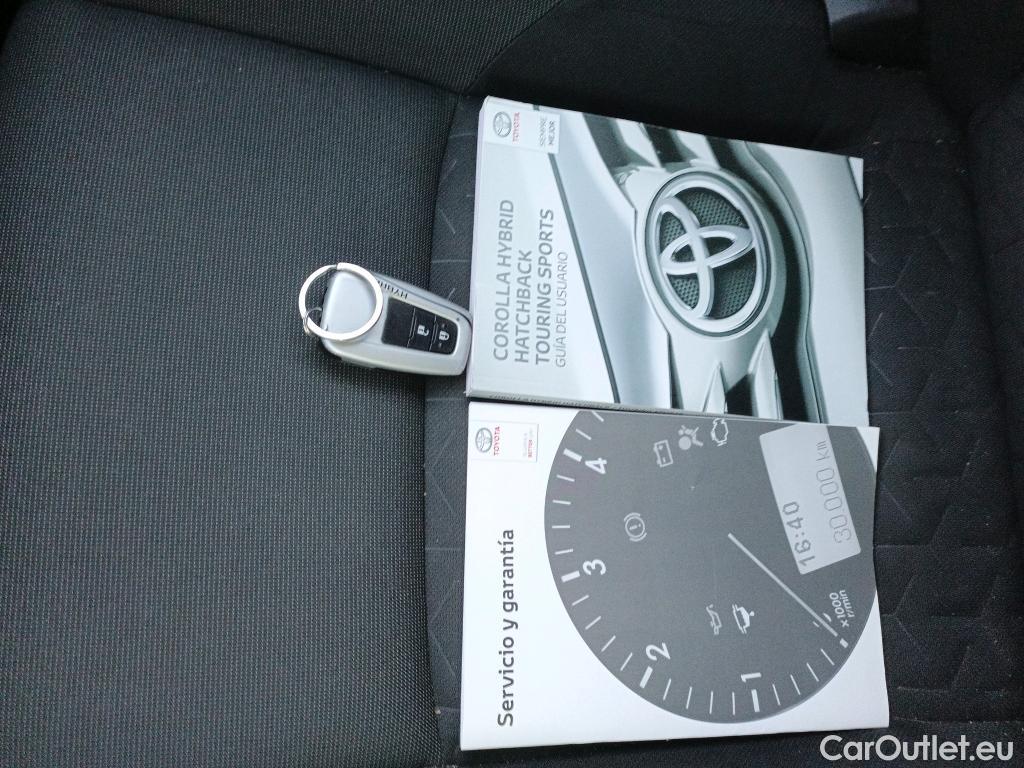 Toyota  Corolla TOYOTA  / 2019 / 5P / familiar 1.8 125H ACTIVE TECH E-CVT TOU SPORT #1
