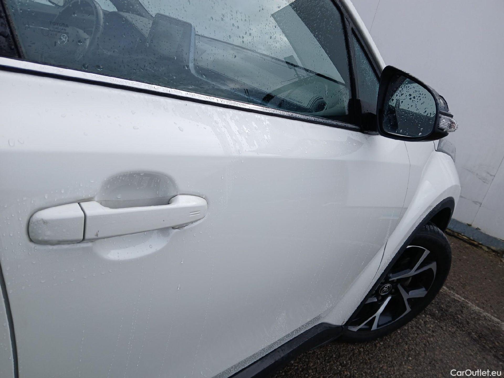  Toyota  C-HR TOYOTA  / 2019 / 5P / todoterreno 2.0 180H Advance #42