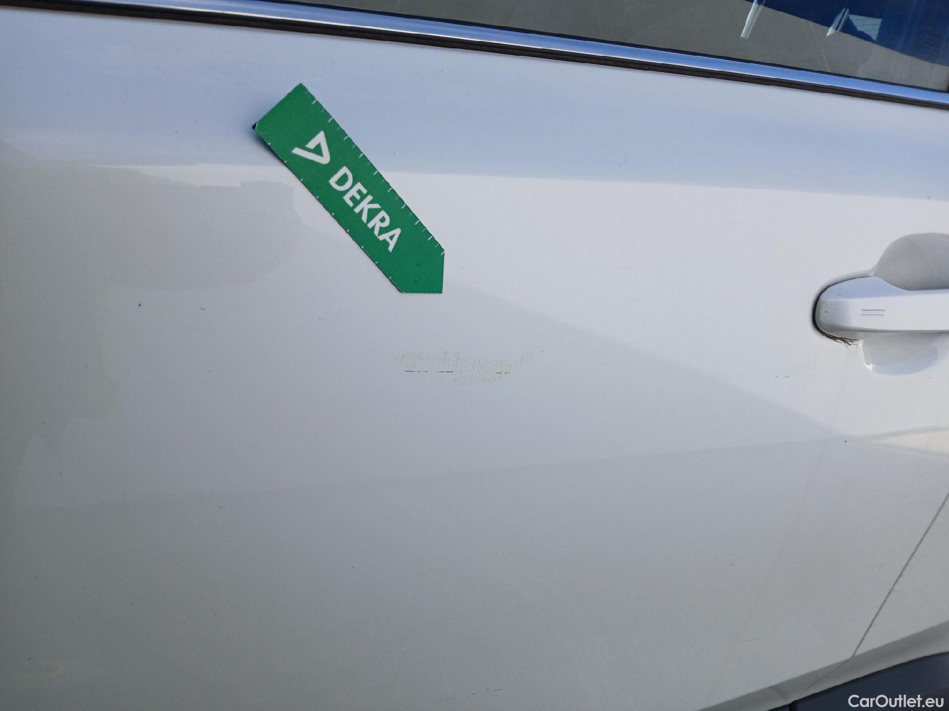  Toyota  C-HR TOYOTA  / 2019 / 5P / todoterreno 1.8 125H Advance #32