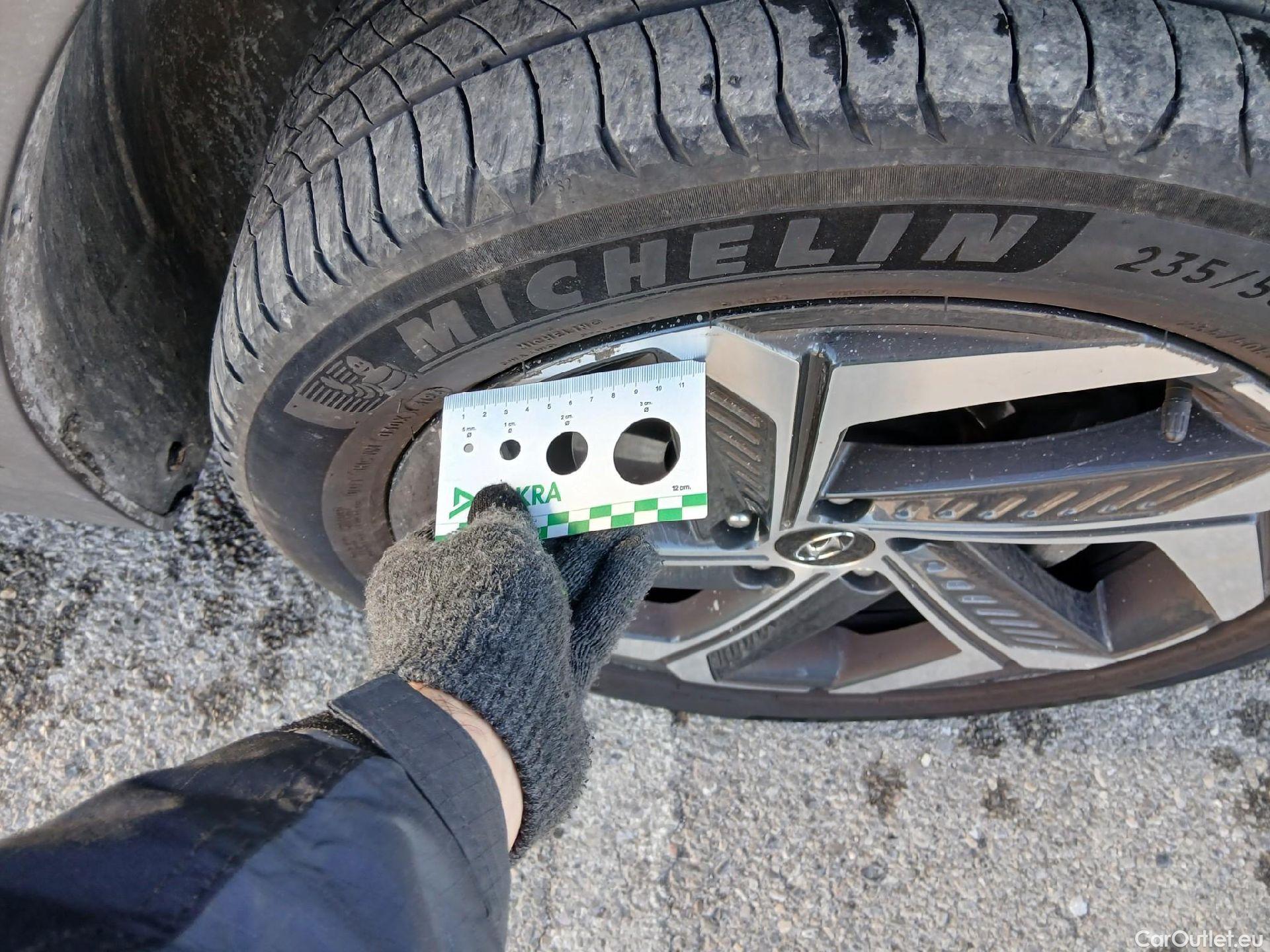  Hyundai  Tucson HYUNDAI  / 2020 / 5P / todoterreno 1.6 TGDI PHEV 195kW Tecno Sky Auto 4x4 #42