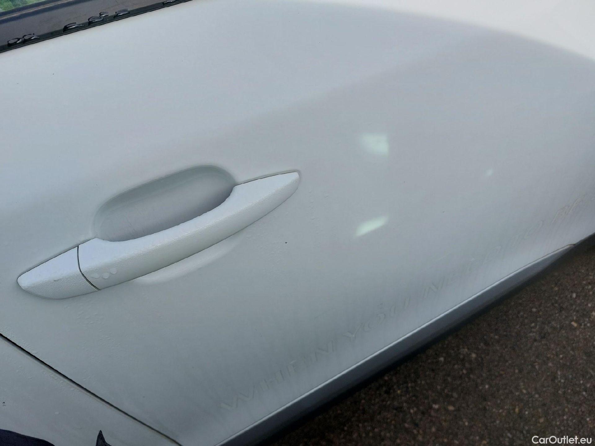  Peugeot  2008 PEUGEOT  / 2019 / 5P / todoterreno Allure BlueHDI 81kW (110CV) #10