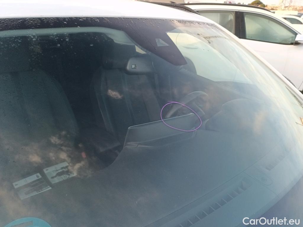  Peugeot  2008 PEUGEOT  / 2019 / 5P / todoterreno Allure BlueHDI 81kW (110CV) #3