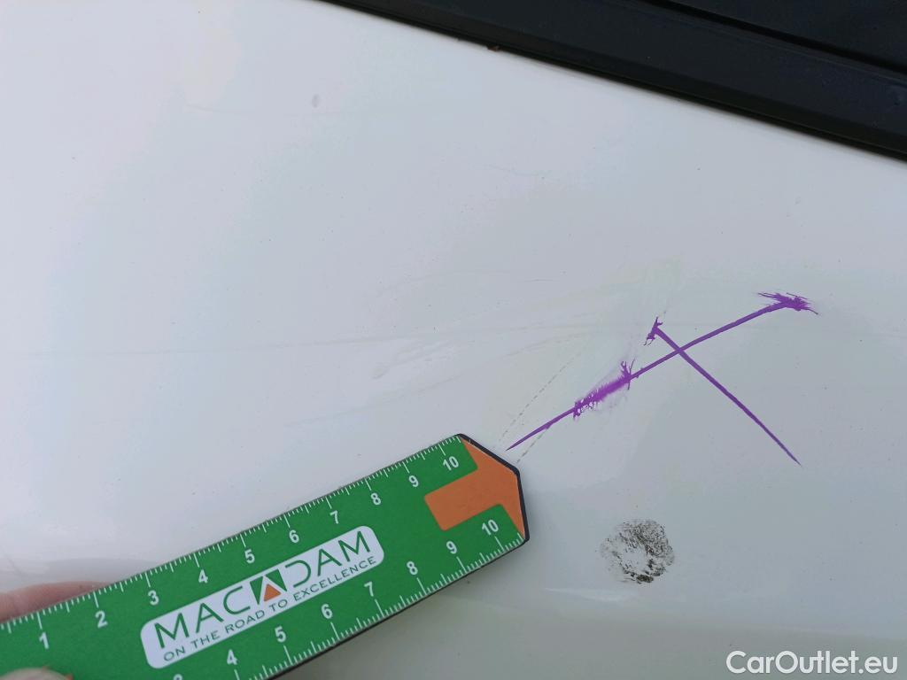  Peugeot  2008 PEUGEOT  / 2019 / 5P / todoterreno Allure BlueHDI 81kW (110CV) #15