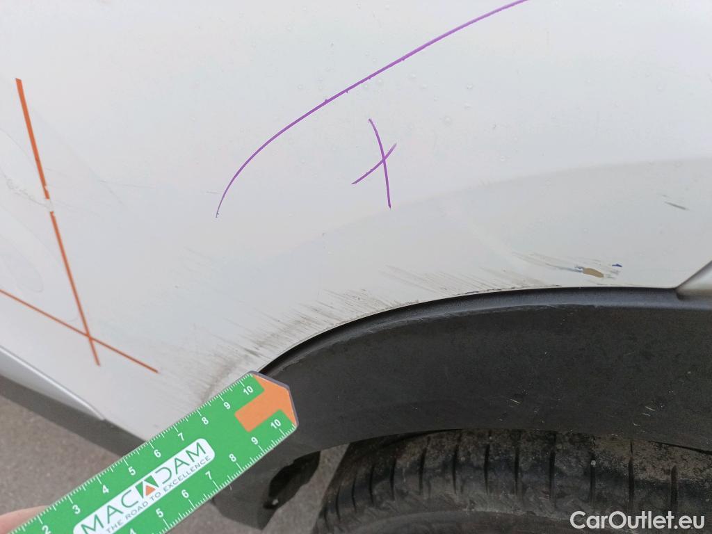  Peugeot  2008 PEUGEOT  / 2019 / 5P / todoterreno Allure BlueHDI 81kW (110CV) #13