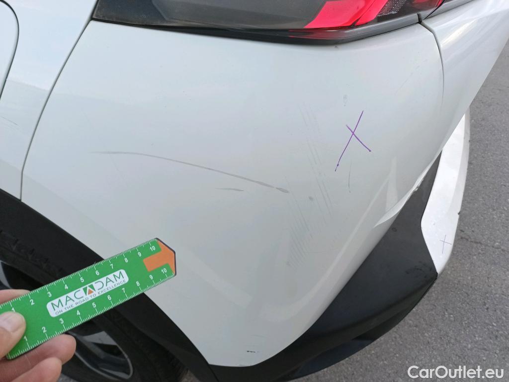  Peugeot  2008 PEUGEOT  / 2019 / 5P / todoterreno Allure BlueHDI 81kW (110CV) #35