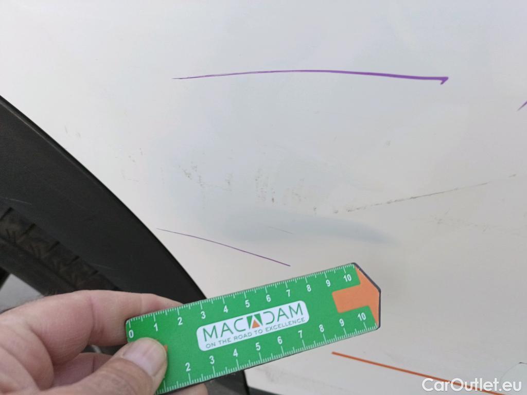  Peugeot  2008 PEUGEOT  / 2019 / 5P / todoterreno Allure BlueHDI 81kW (110CV) #19