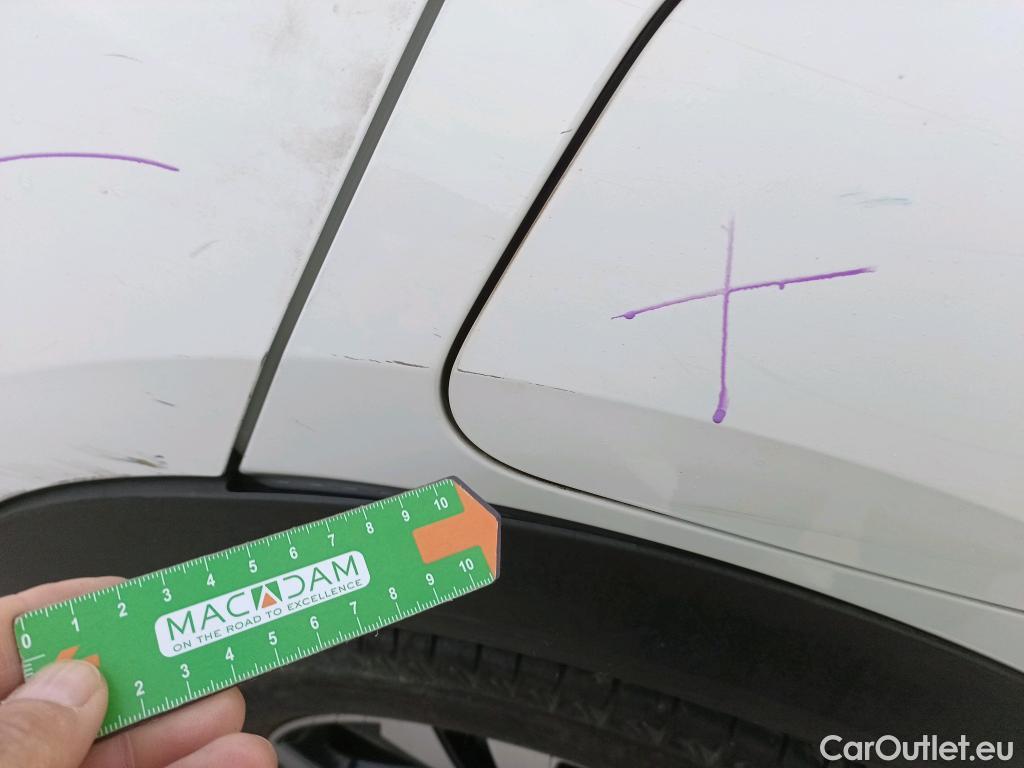  Peugeot  2008 PEUGEOT  / 2019 / 5P / todoterreno Allure BlueHDI 81kW (110CV) #17