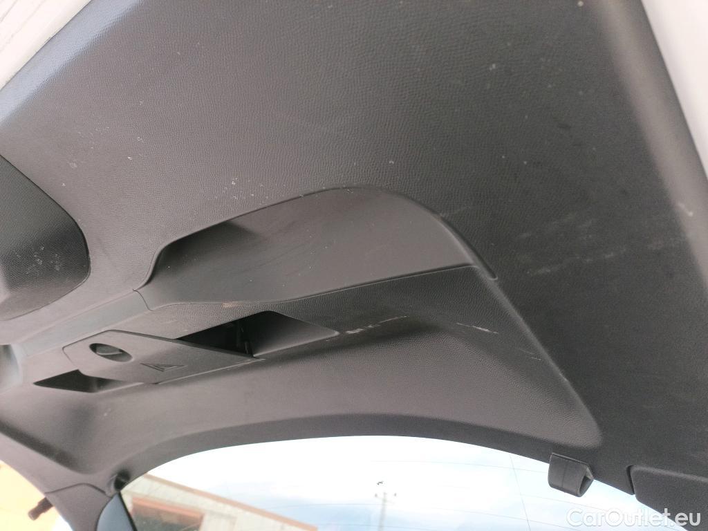  Peugeot  2008 PEUGEOT  / 2019 / 5P / todoterreno Allure BlueHDI 81kW (110CV) #10