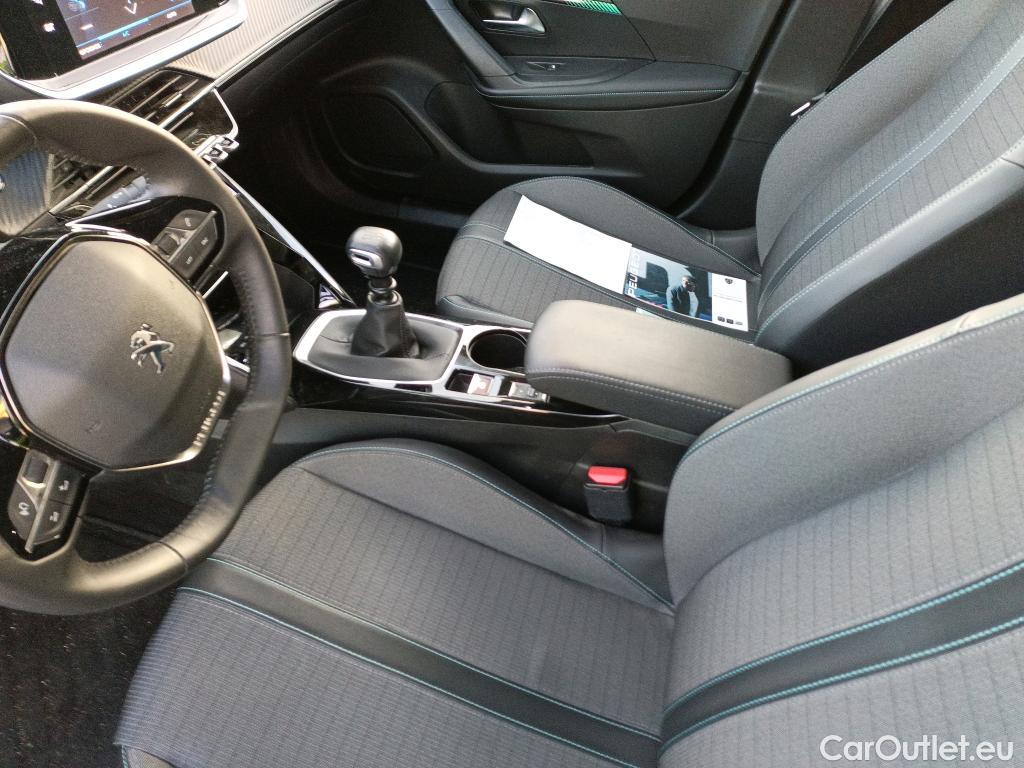  Peugeot  2008 PEUGEOT  / 2019 / 5P / todoterreno Allure BlueHDI 81kW (110CV) #10