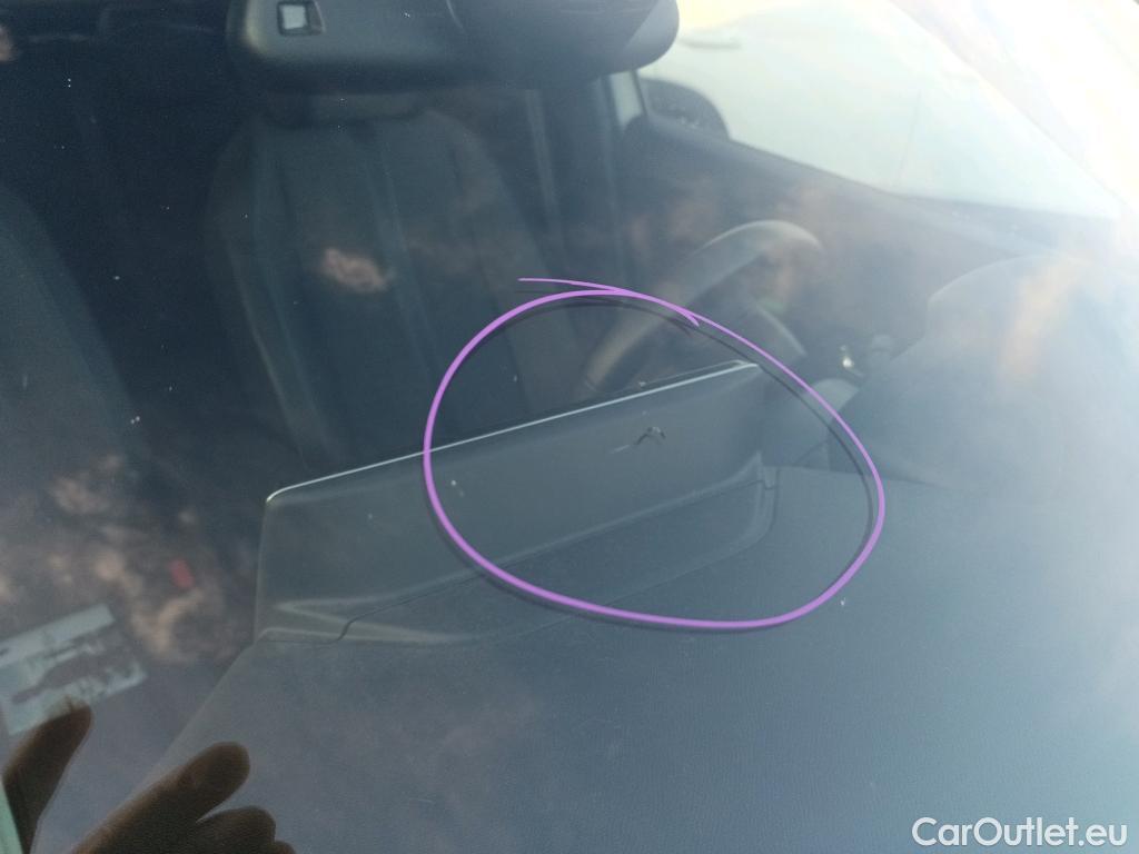  Peugeot  2008 PEUGEOT  / 2019 / 5P / todoterreno Allure BlueHDI 81kW (110CV) #4