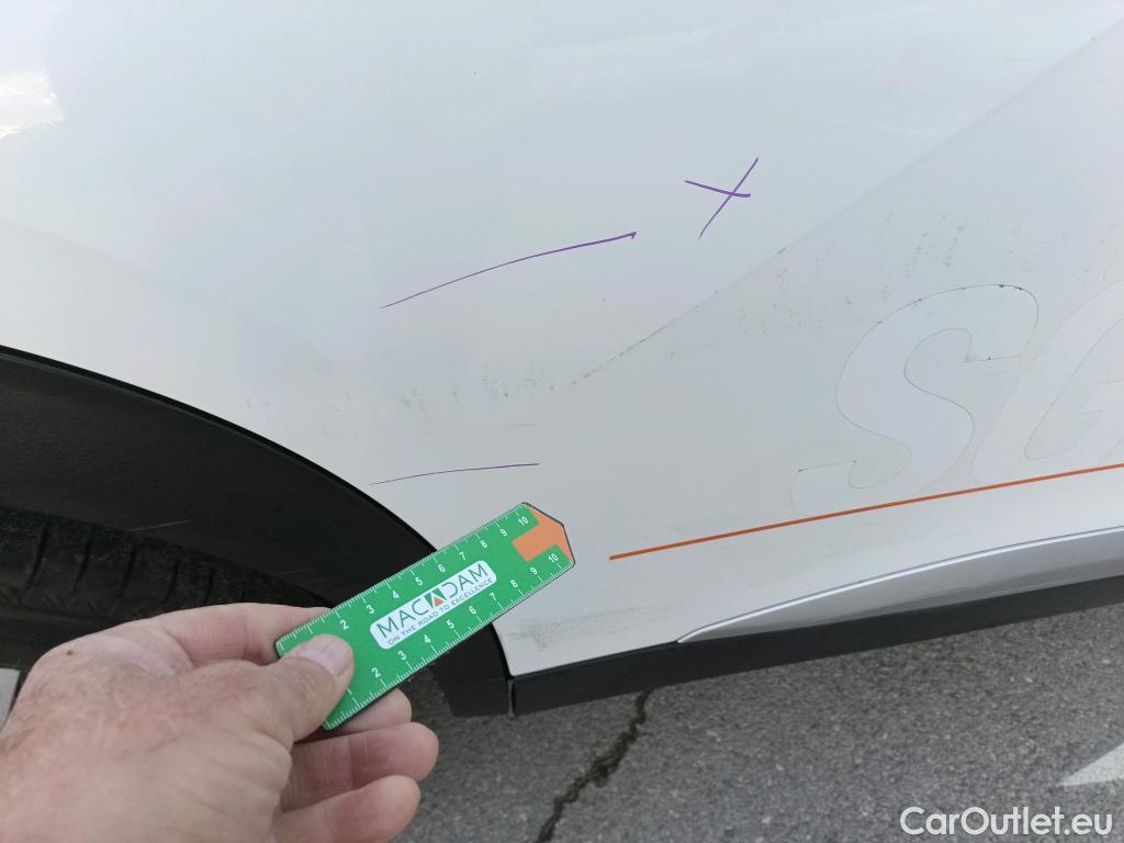  Peugeot  2008 PEUGEOT  / 2019 / 5P / todoterreno Allure BlueHDI 81kW (110CV) #18