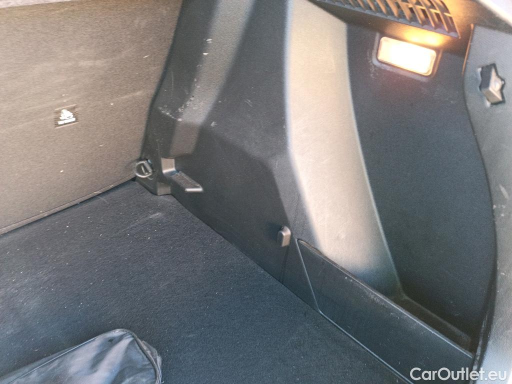  Peugeot  2008 PEUGEOT  / 2019 / 5P / todoterreno Active BlueHDI 81kW (110CV) #5