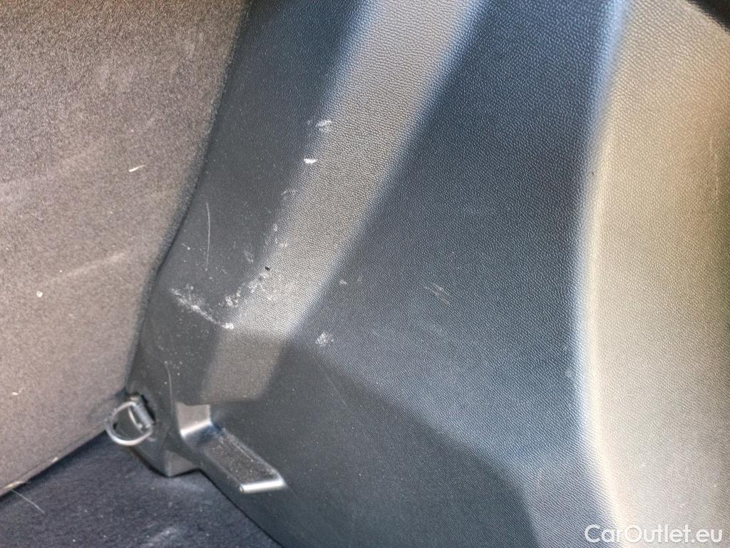  Peugeot  2008 PEUGEOT  / 2019 / 5P / todoterreno Active BlueHDI 81kW (110CV) #6