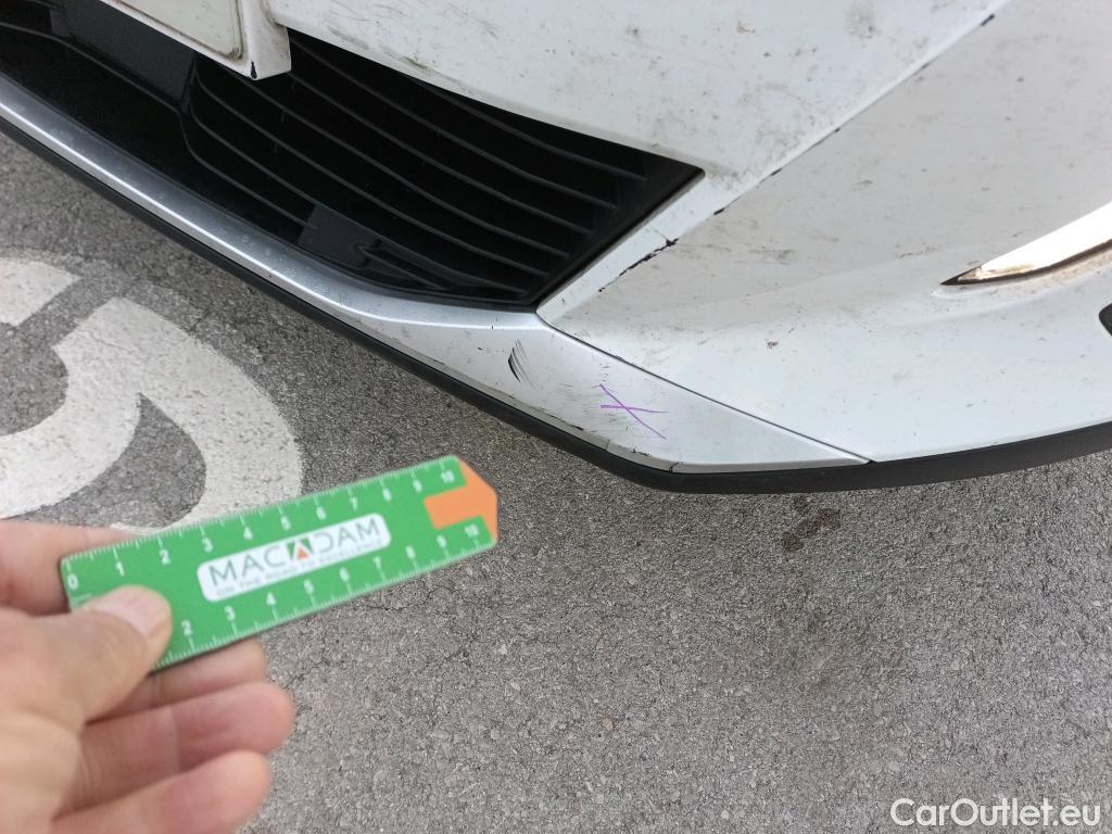  Peugeot  2008 PEUGEOT  / 2019 / 5P / todoterreno Allure BlueHDI 81kW (110CV) #26